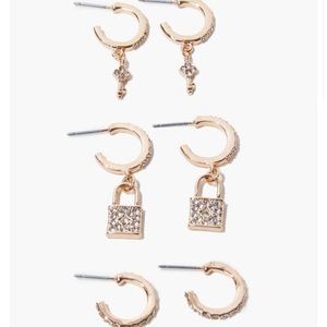 🔥5/$25🔥Gold Lock & Key Charm Earring Set